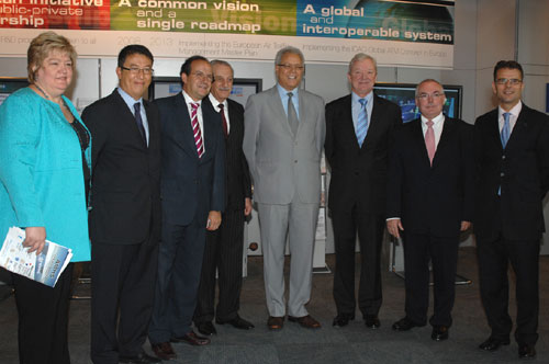 Officials of ICAO, European Commission and Eurocontrol for the official picture with Patrick Ky, Executive Director SESAR Joint Undertaking